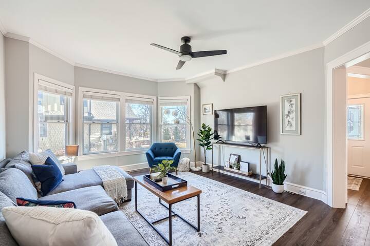 Charming Wayzata Cottage gallery image 4