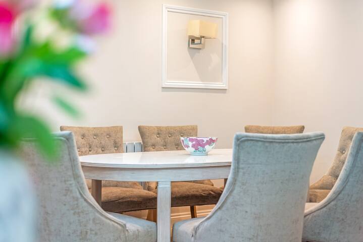 Nothing Hill Entire Villa gallery image 5