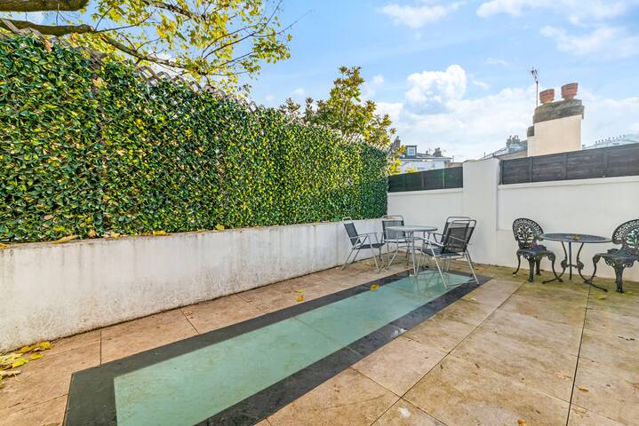 Nothing Hill Entire Villa gallery image 4