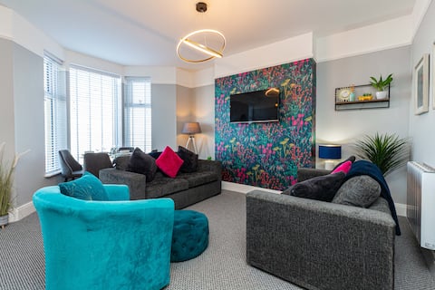 Popular Airbnb listing: Beachfront Apartment Sleeps 6 gateway to the Lakes in Morecambe