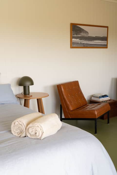 Top Airbnb: The Studio_Whaingaroa in Waikato District South West