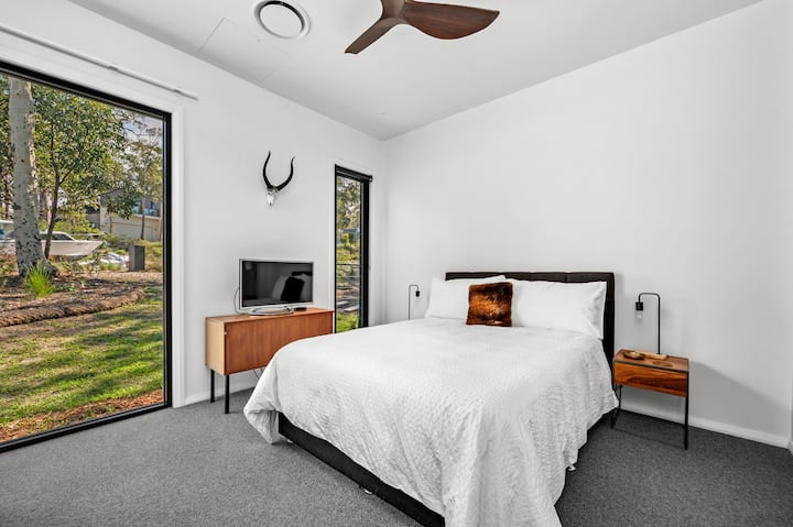 חדר שינה 1 עם נוף לגן