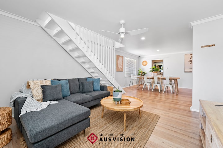 Australian Houses Rockingham Holiday Home with Swimming Pool in Rockingham - Houses for Rent in ...