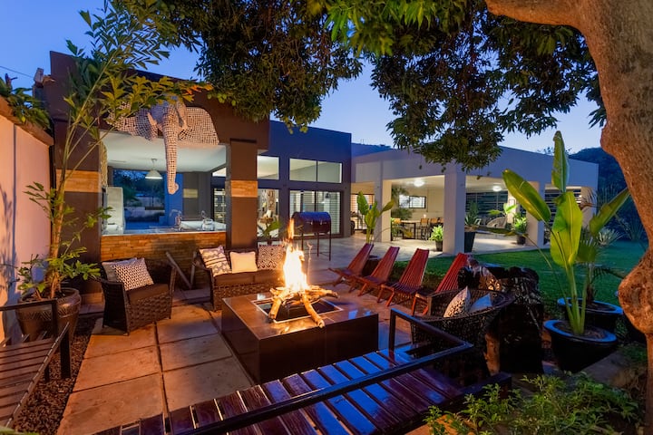 "The Fall" Luxury Villa