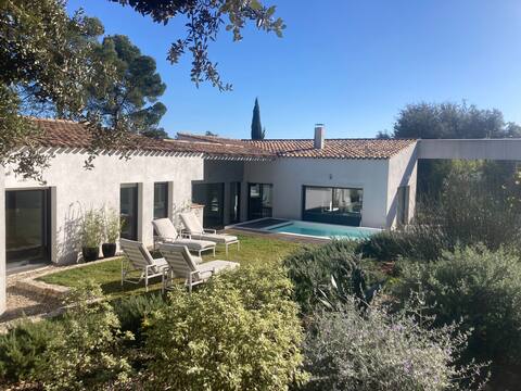 Camp de la Roque Villa
