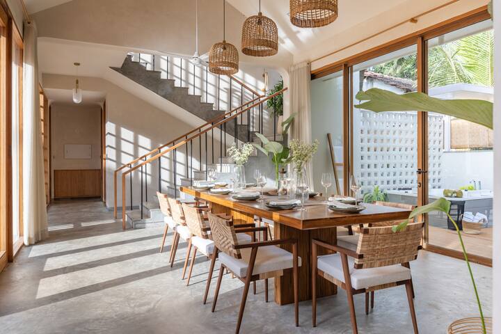 Dining area image 4
