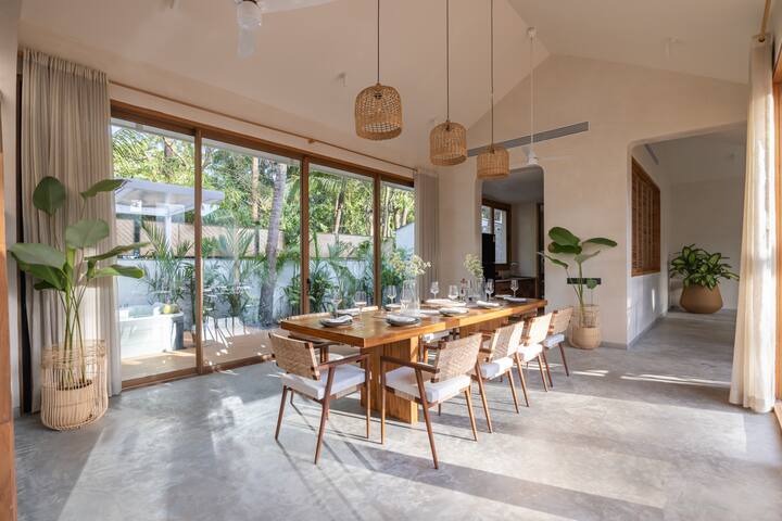 Dining area image 3