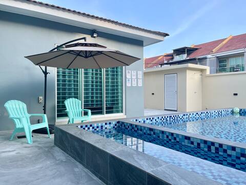 Private Pool Haven: 5BR w/ Karaoke | 20 Pax