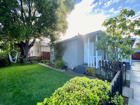Vibrant & Clean One Bedroom House in Redwood City☀️