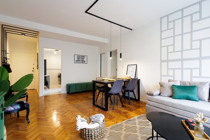 Sunny Apartment With Spacious Balcony In Recoleta. - Buenos Aires