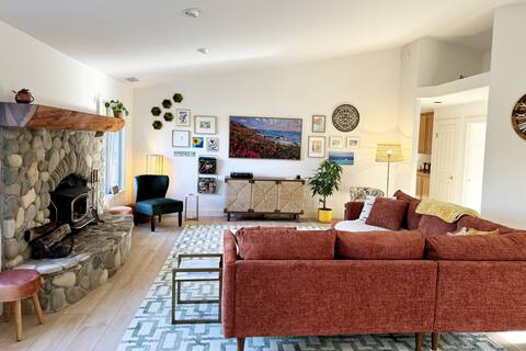 Joy Haven: Vibrant Retreat
