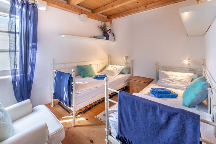 חדר זוגי; נוף לים