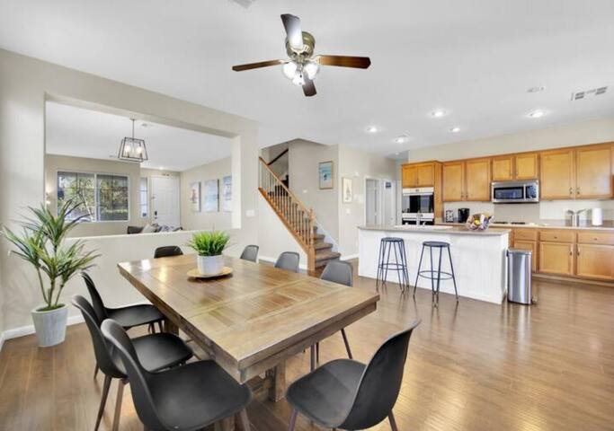 Pool Spa & Movie Retreat: 4BR Home Backyard Oasis gallery image 4