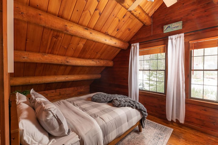 Nature's lullaby and a comfy bed upstairs. Your escape from the everyday awaits.