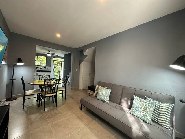 Idyllic Condo with Ocean-View Rooftop terrace
