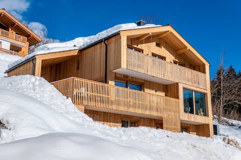 Pillows & Pines Lodge - Luxe family chalet & sauna