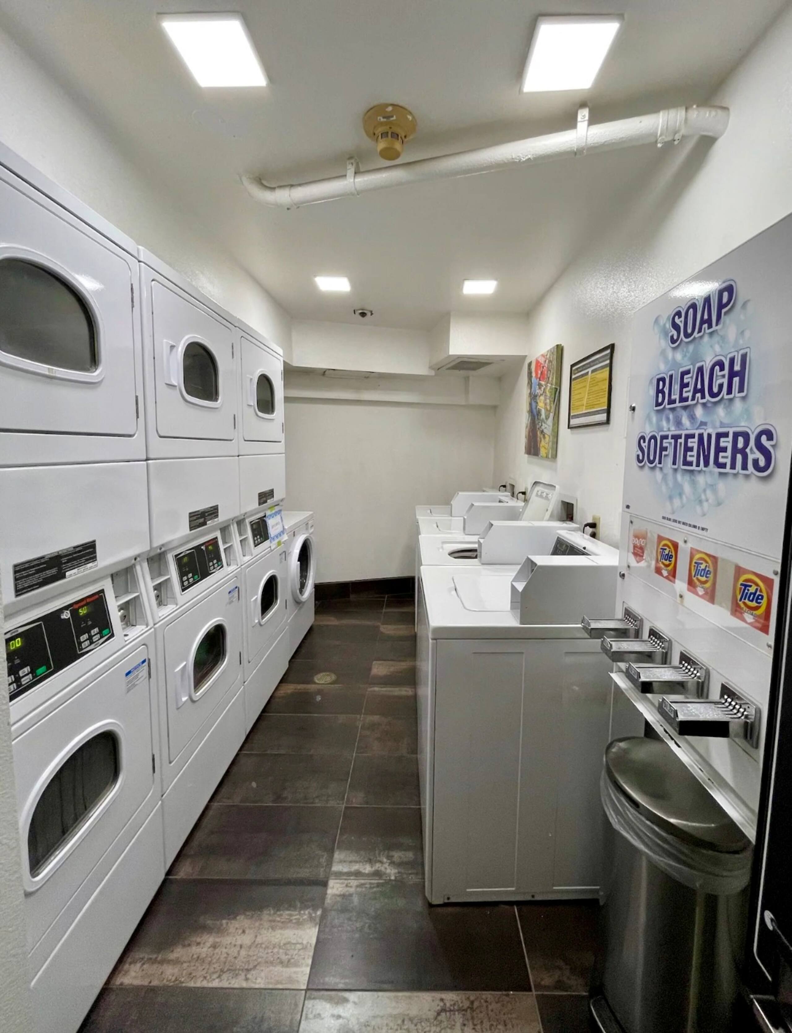 Hotel in Honolulu · ★4.8 · Studio · 2 beds · 1 private bath - Image 13