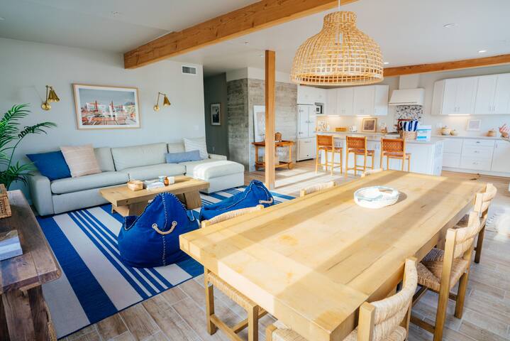 Casa Catalina: Seaside cottage with harbor views! gallery image 4