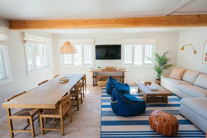 Casa Catalina: Seaside cottage with harbor views! gallery image 3