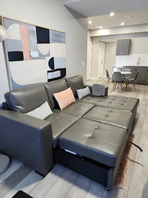 Top Airbnb: Private Basement Suite in North West Edmonton in Edmonton