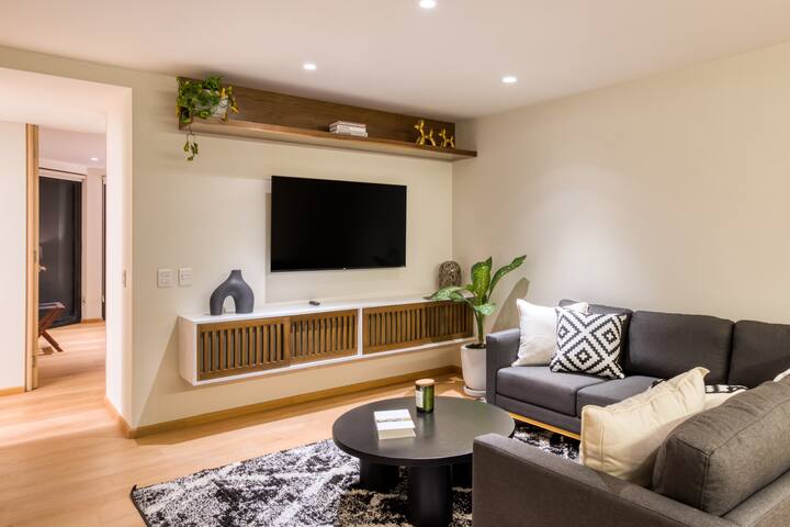Mr. W | Modern Spacious Apartment gallery image 2