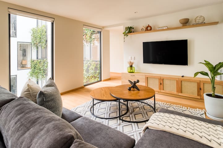 3BR Apartment with Cute Terrace