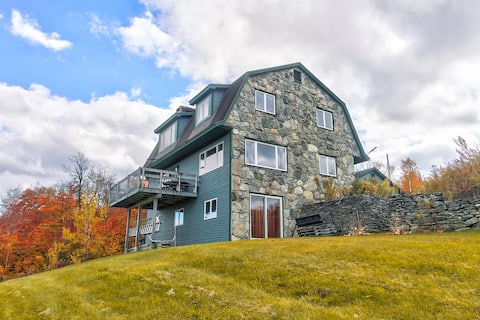 New Private Vermont Chalet | Scenic Mountain Views