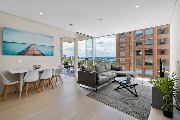 Stunning 2BR w/ Harbour Views in Bondi Junction