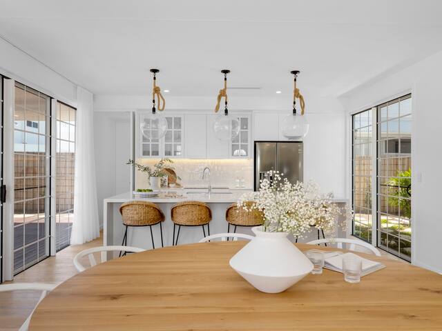 Maison de Plage – Stunning Casuarina Beach House gallery image 3