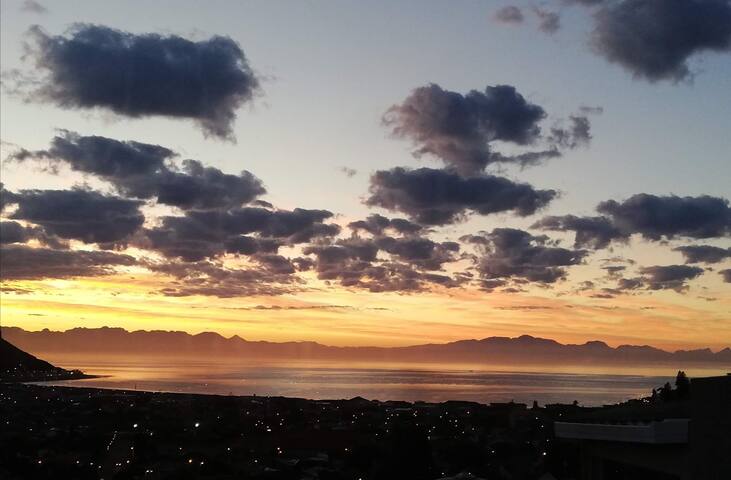 Relax & Enjoy gallery image 2