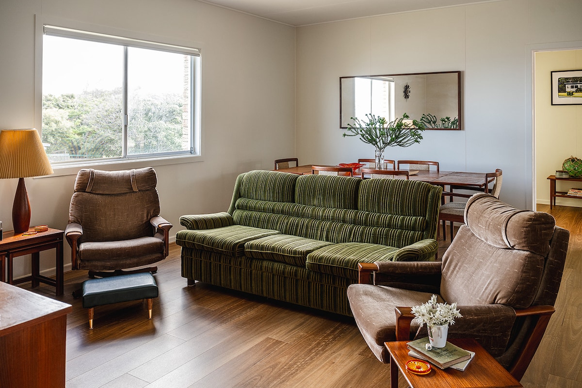 Top Airbnb: High Noon - Absolute Beachfront in Clarence Valley Council