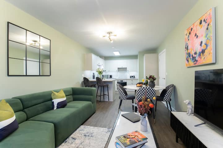 Deluxe 2 Bedroom Apartment Parking & Ev Charger - Cheltenham