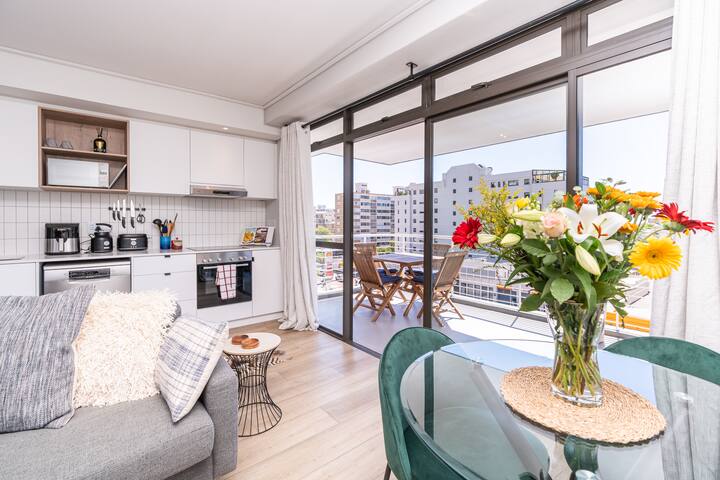 SeaPoint Luxe: 2-Bed Gem