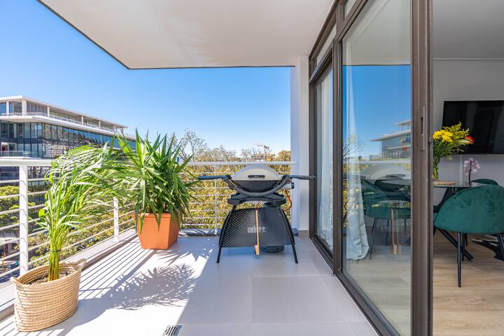 SeaPoint Luxe: 2-Bed Gem gallery image 3