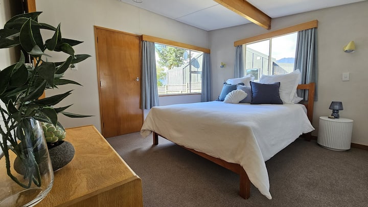 主卧2.还有景观，和另一间卧室一样好，所以没有争论哪间是最好的！