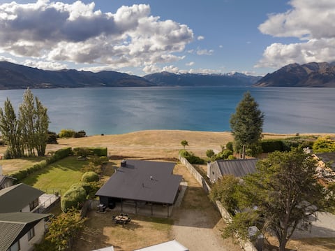 Pure Lakefront, Corner Peak Cottage