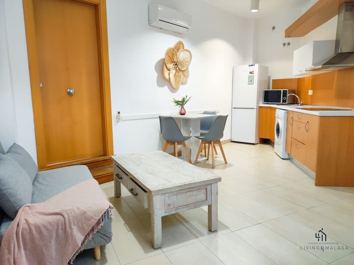 Carreteria 43-101 By Living4malaga - Málaga