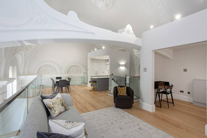 Unique City Centre Luxury Three Bed Apartment