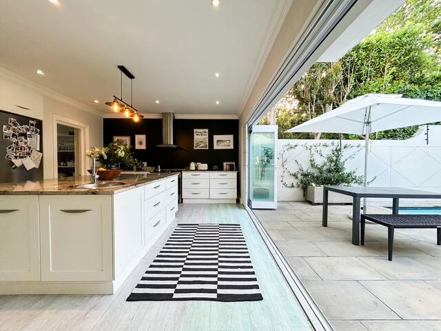 Stylish family home in Newlands gallery image 5