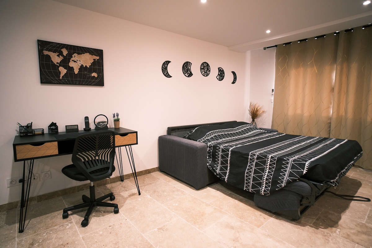 Propriété Airbnb réussie: Les Lavandes de Patou, private outdoor space à Manosque