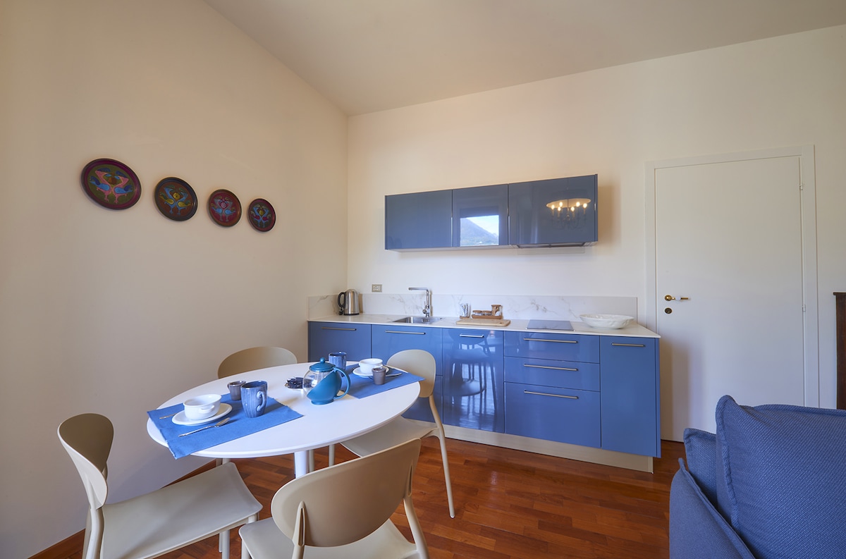 Top Airbnb: Refined downtown apartment on the lake a Lecco
