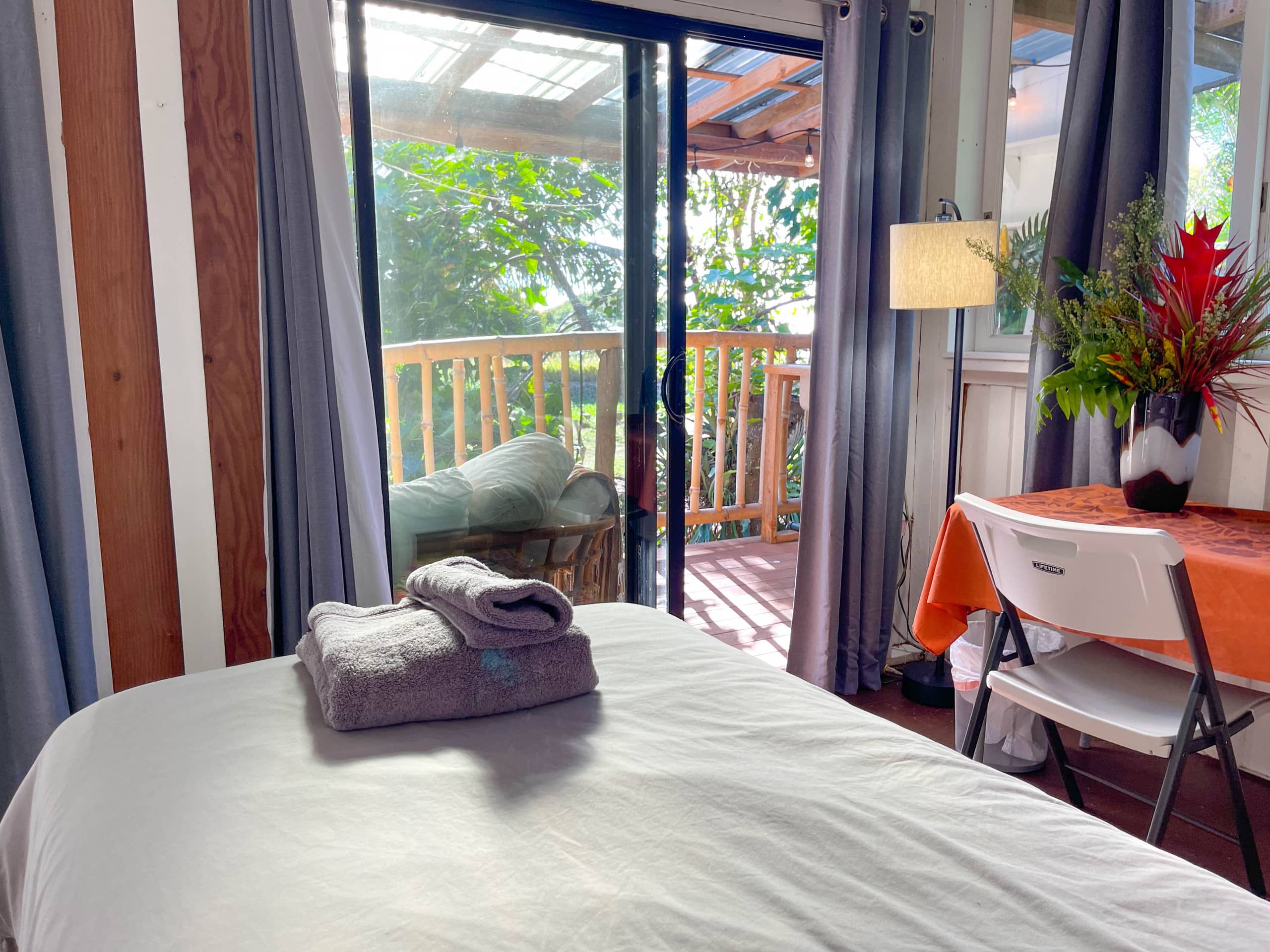 Kukui Cabin - Private bathroom and shared kitchen - Photo 4
