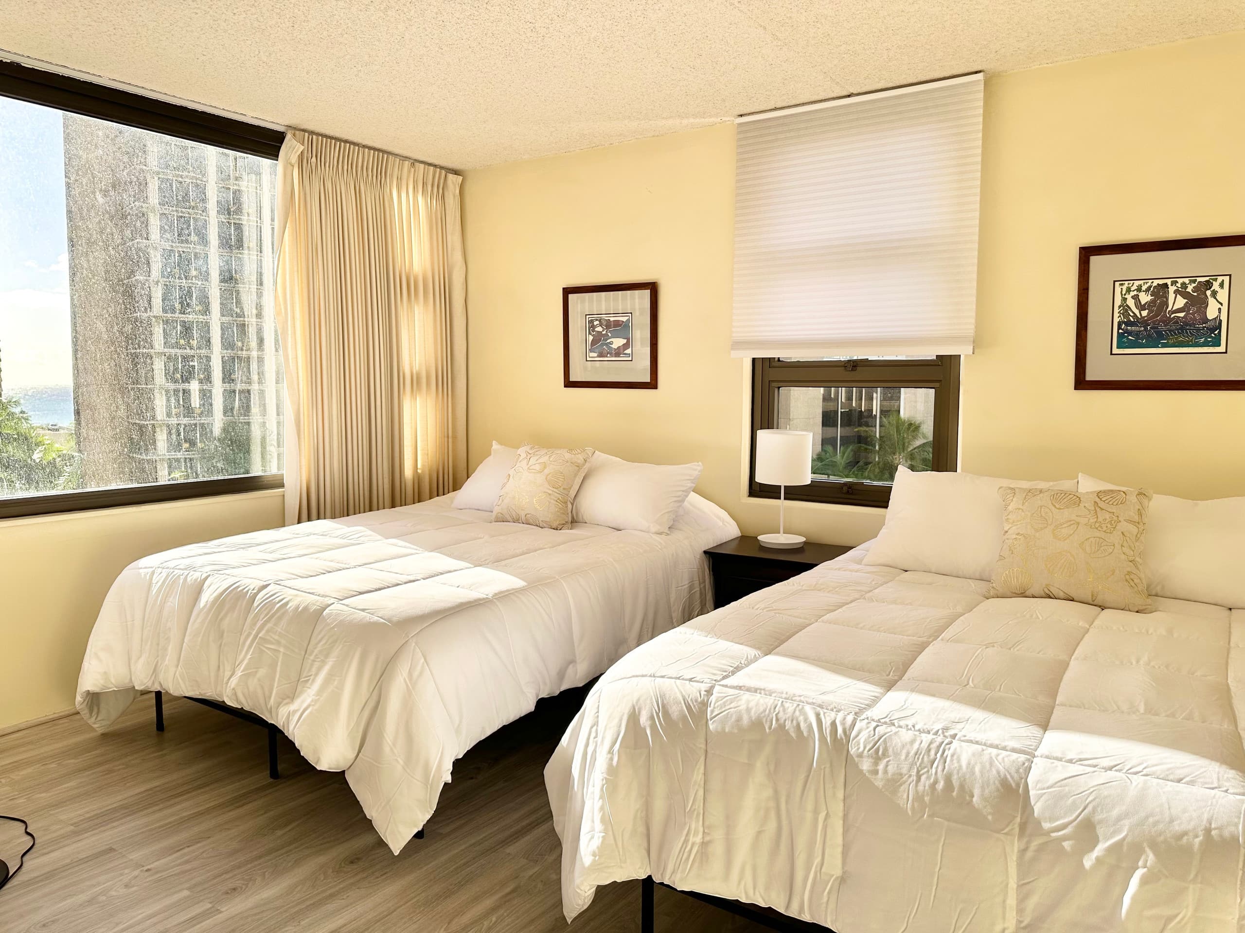 Chic 1bdrm w/OV and Free Parking at Waikiki Banyan - Image 18