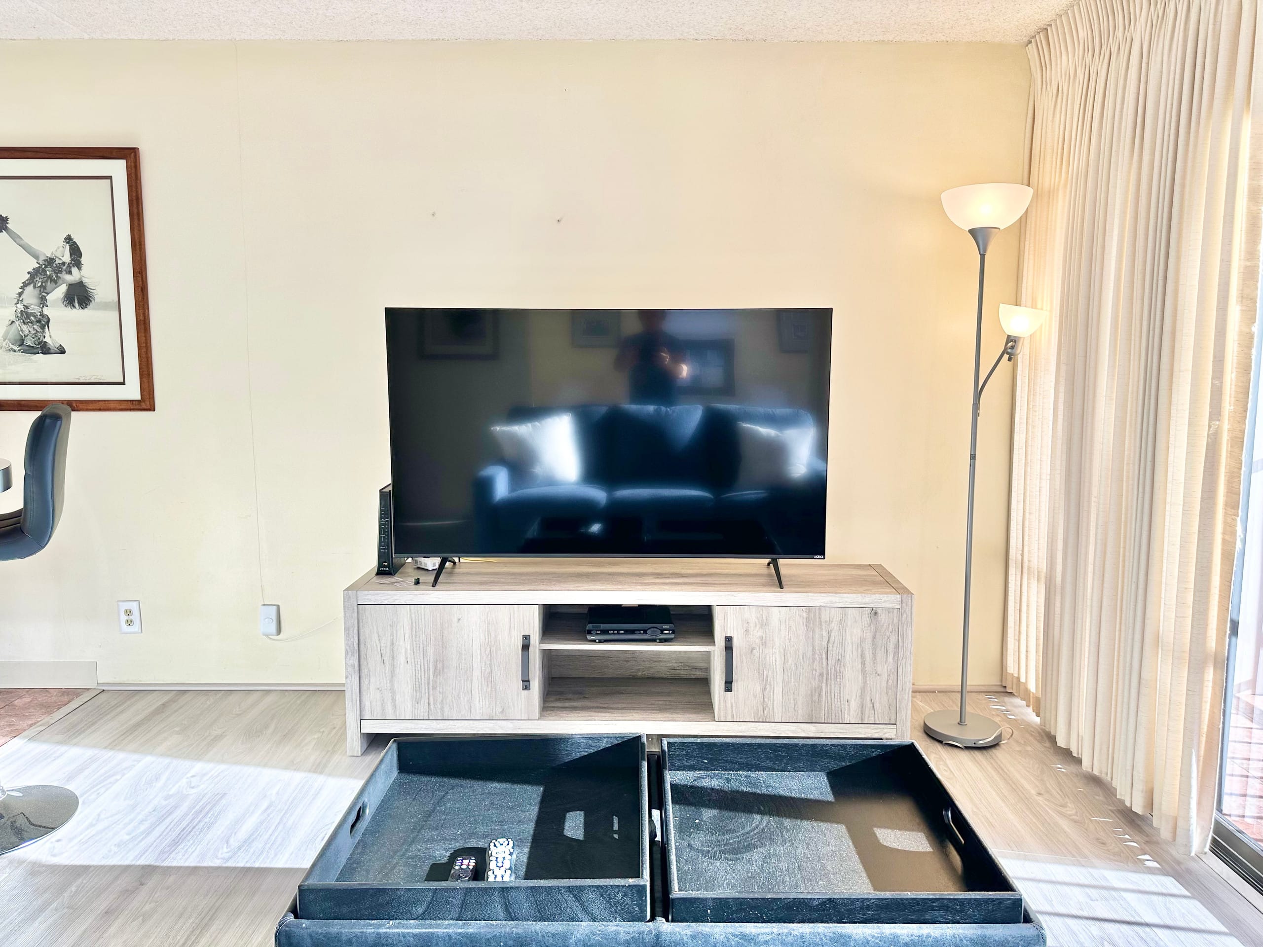 Chic 1bdrm w/OV and Free Parking at Waikiki Banyan - Image 10