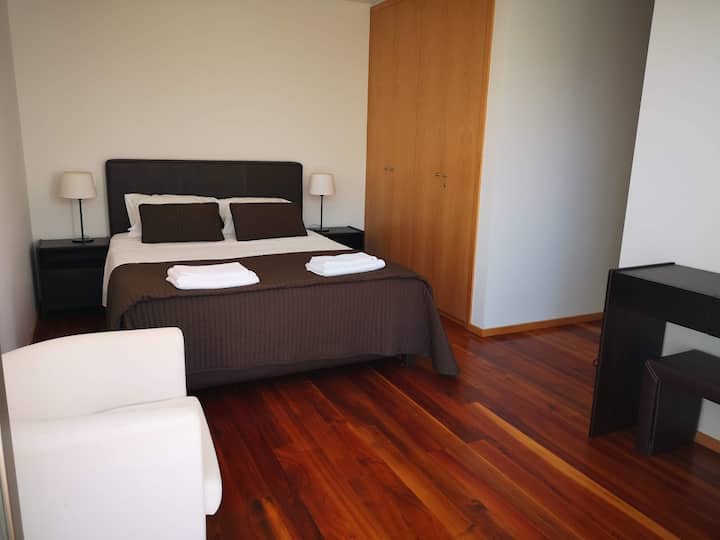 Chumba chenye vitanda viwili