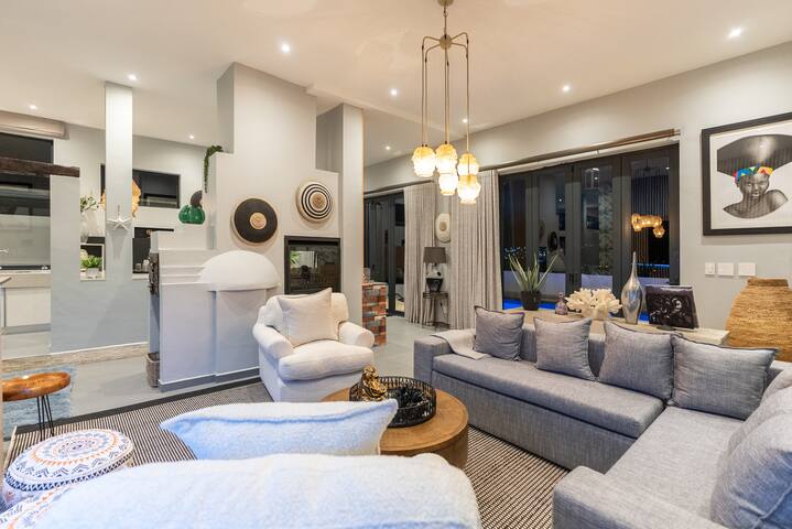 11 on Orange | Rooftop, Hot Tub & Ocean Views gallery image 4