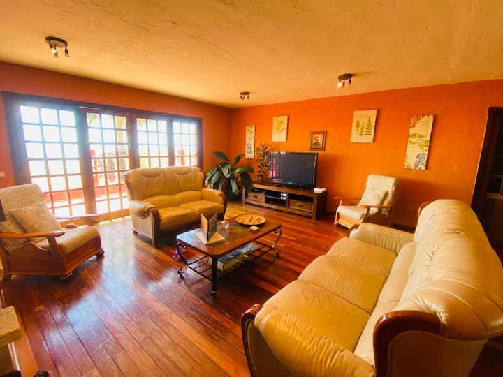 Casa El Pinito | Amazing Villa With A Heated Pool - San Miguel de Abona