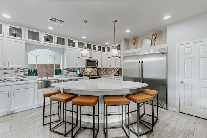 Spacious 4BR Retreat w/ Backyard & Near the Strip