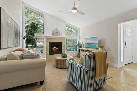 Top Airbnb: Beautiful Coastal Home near Mayo. Pet Friendly! in Isle Of Palms