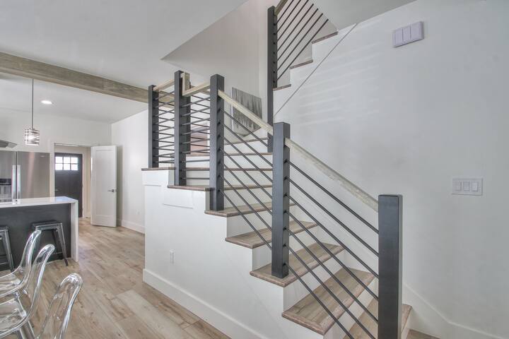 4 Bedroom – Music Row! gallery image 5